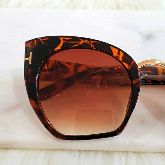 New 🎅 Leopard Cateye Sunglasses with Gold Accent - Picture 7 of 7